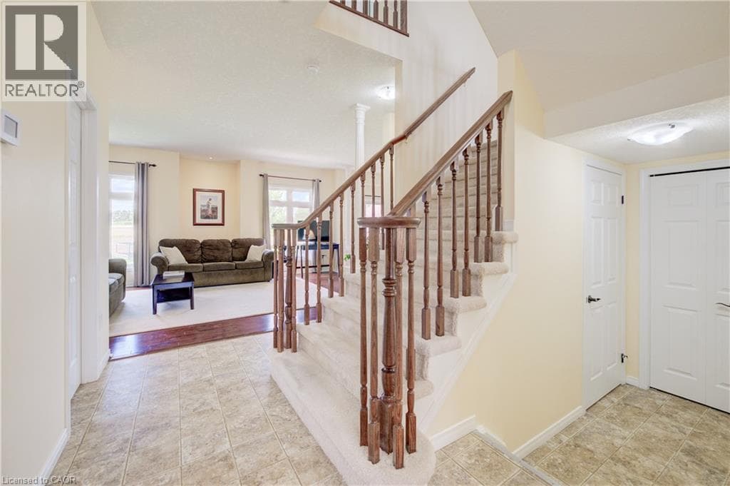 Detached for sale at 64 KROPF Drive, Baden, Wilmot, Ontario, photo 5