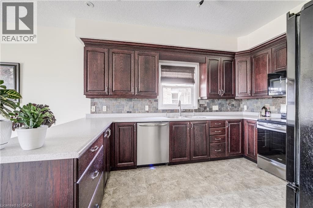 Detached for sale at 64 KROPF Drive, Baden, Wilmot, Ontario, photo 15