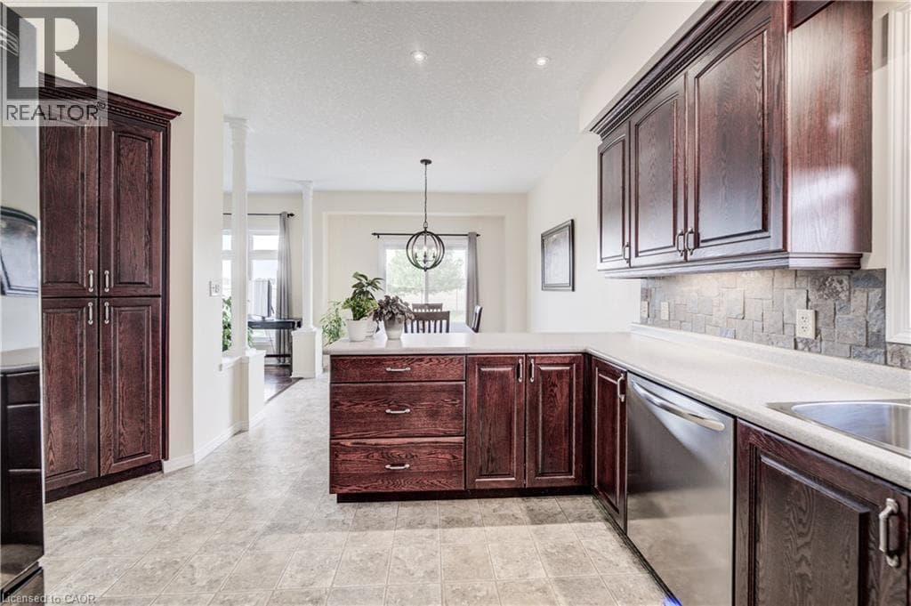 Detached for sale at 64 KROPF Drive, Baden, Wilmot, Ontario, photo 12