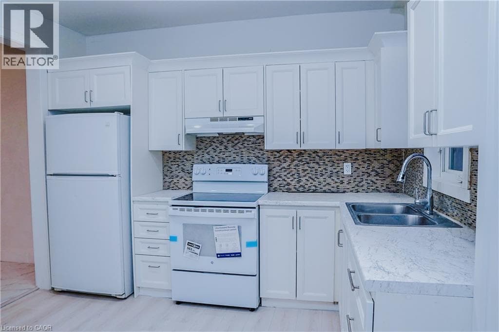 Townhouse for sale at 40 PARK HILL Road, Downtown Galt, Cambridge, Ontario, photo 3
