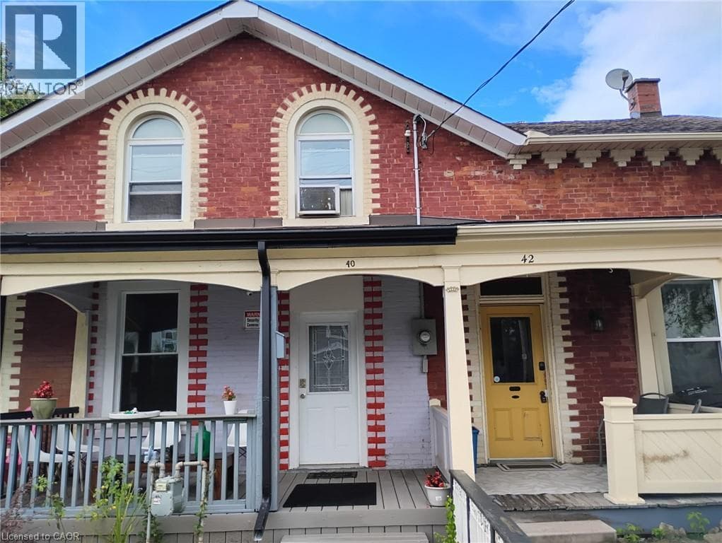 Townhouse for sale at 40 PARK HILL Road, Downtown Galt, Cambridge, Ontario, photo 2