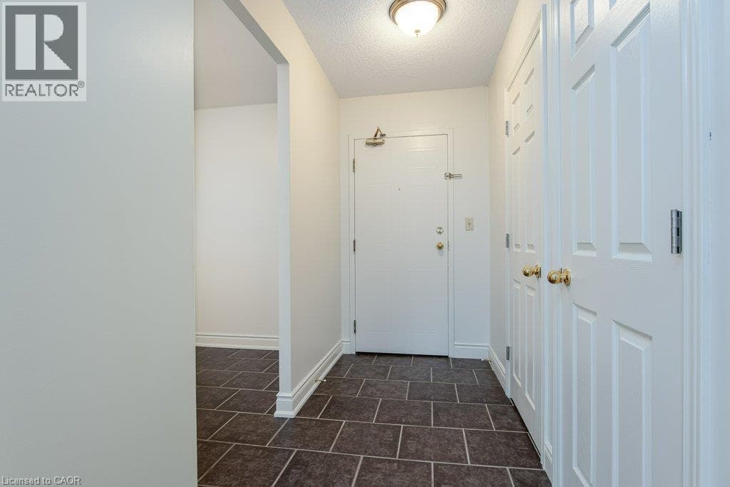 Apartment for sale at 18 HOLBORN Court Unit# 409, Stanley Park, Kitchener, Ontario, photo 4