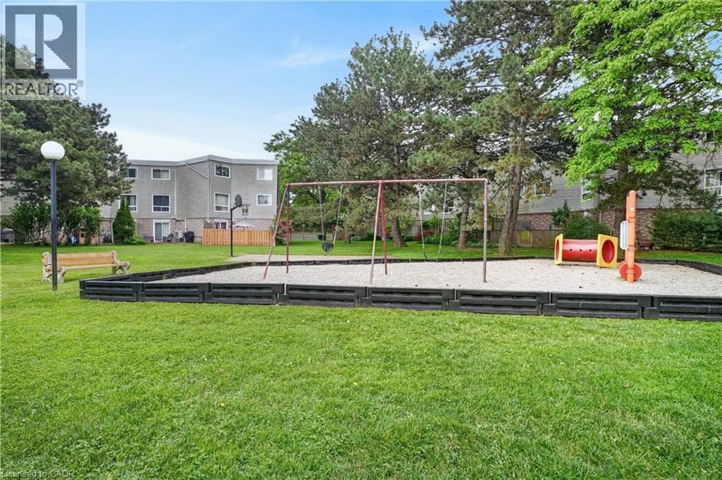 Townhouse for sale at 60 ELMSDALE Drive Unit# 66, Laurentian Hills, Kitchener, Ontario, photo 36