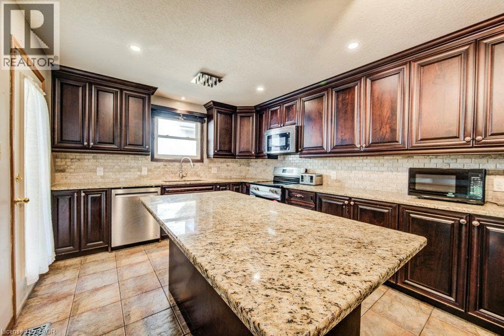 Detached for sale at 3 CORA Drive, Forest Heights, Kitchener, Ontario, photo 18