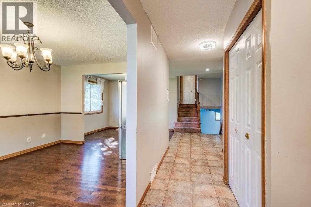 Detached for sale at 3 CORA Drive, Forest Heights, Kitchener, Ontario, photo 8