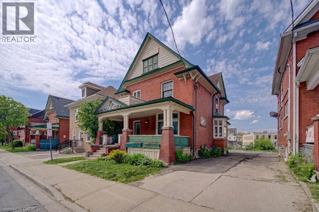 Detached for sale at 59 IRVIN Street, Central Frederick, Kitchener, Ontario, photo 2