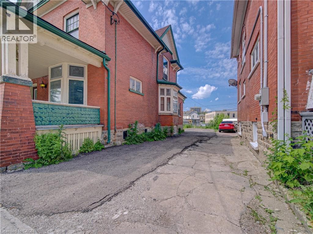 Detached for sale at 59 IRVIN Street, Central Frederick, Kitchener, Ontario, photo 6