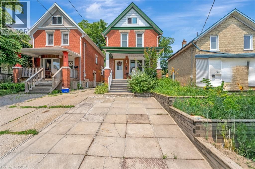 Detached for sale at 42 SHANLEY Street, Midtown, Kitchener, Ontario, photo 2