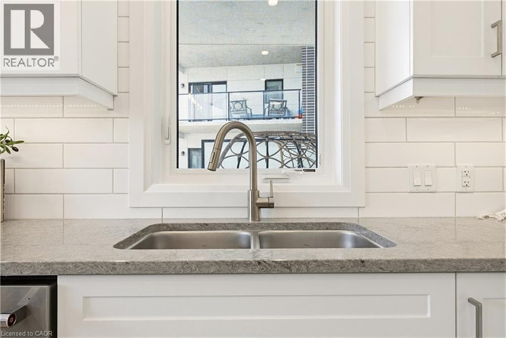Apartment for sale at 247 GREY SILO Road Unit# 102, Carriage Crossing, Waterloo, Ontario, photo 8