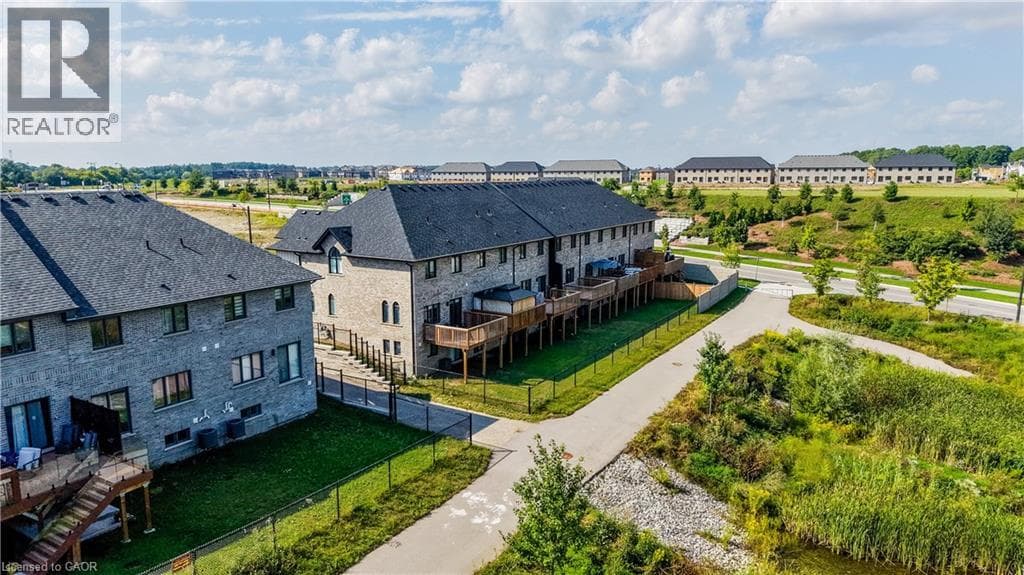 Townhouse for sale at 9 QUEENSBROOK Crescent, Westview, Cambridge, Ontario, photo 2