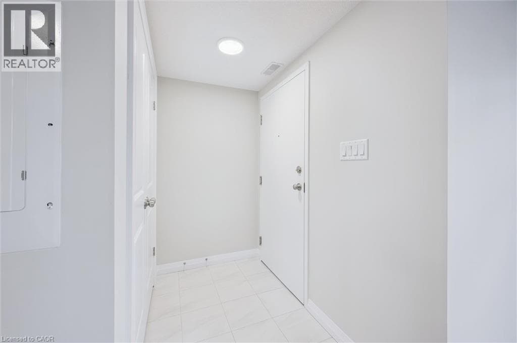 Townhouse for sale at 410 NORTHFIELD Drive W Unit# D13, Lakeshore North, Waterloo, Ontario, photo 5