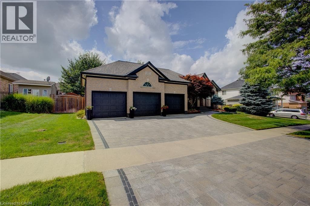 Detached for sale at 457 CARYNDALE Drive, Brigadoon, Kitchener, Ontario, photo 4