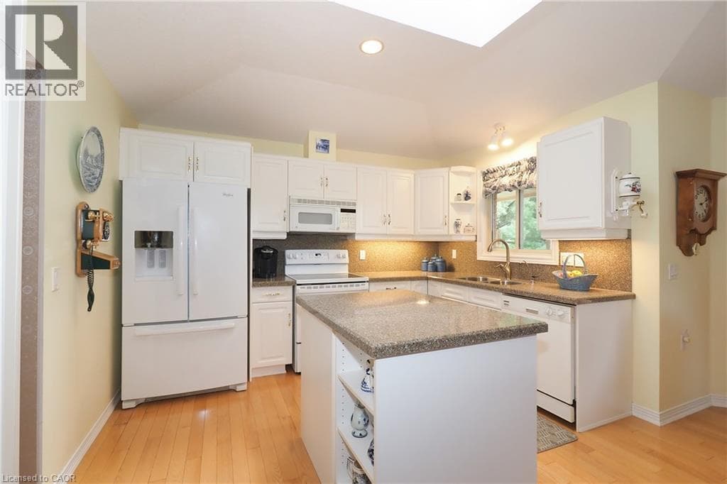 Detached for sale at 137 FOXBORO Drive, Wilmot, Ontario, photo 14