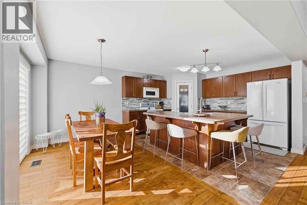 Detached for sale at 23 DOON CREEK Street, Doon South, Kitchener, Ontario, photo 3