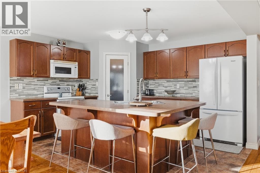 Multi-family for sale at 23 DOON CREEK Street, Doon South, Kitchener, Ontario, photo 4