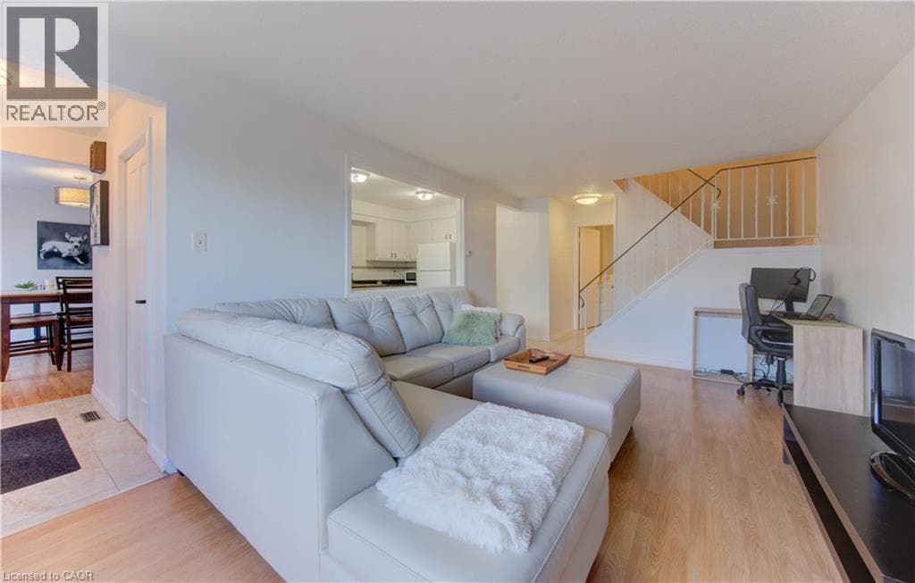 Townhouse for sale at 14 WILLIAMSBURG Road Unit# 47, Laurentian Hills, Kitchener, Ontario, photo 2