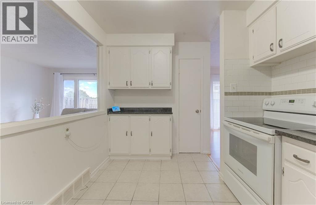 Townhouse for sale at 14 WILLIAMSBURG Road Unit# 47, Laurentian Hills, Kitchener, Ontario, photo 6