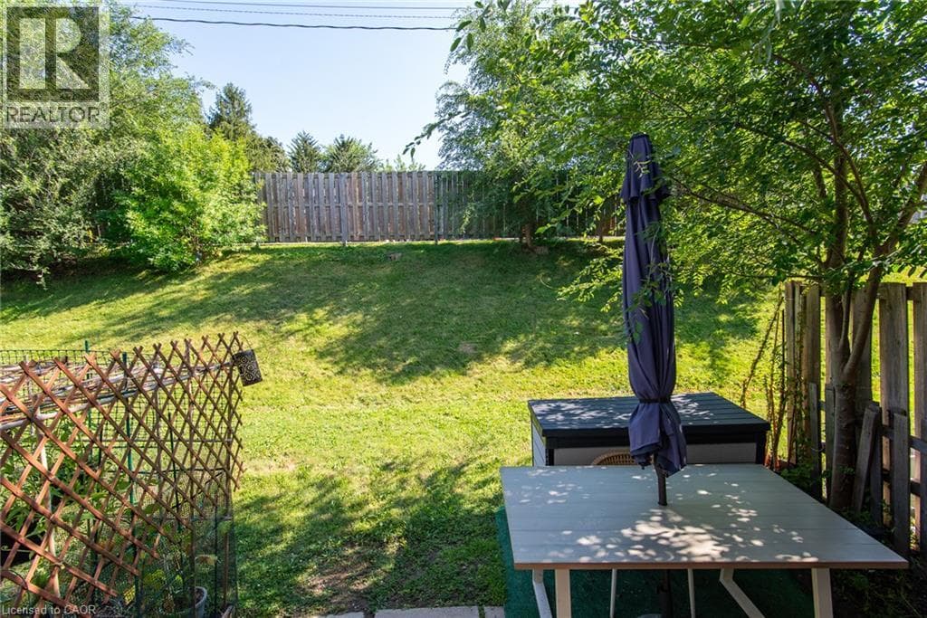 Townhouse for sale at 304 BLUEVALE Street N Unit# C, Lincoln Heights, Waterloo, Ontario, photo 6