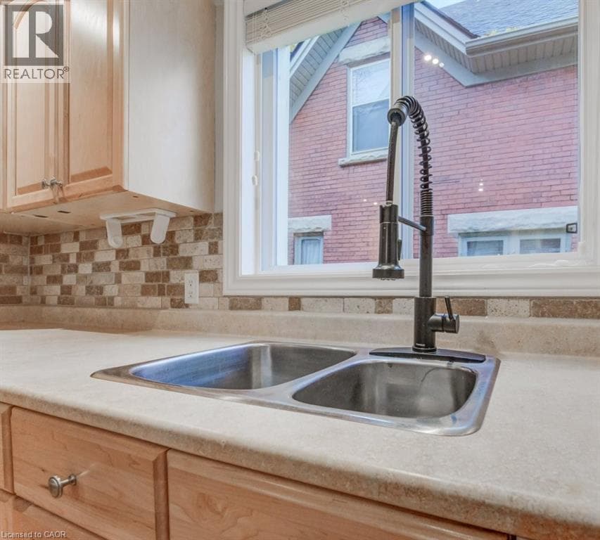 Detached for sale at 26 ST. LEGER Street, Civic Centre, Kitchener, Ontario, photo 13