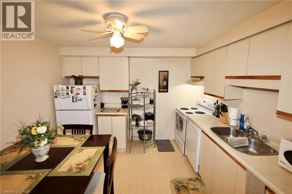 Apartment for sale at 55 GREEN VALLEY Drive Unit# 404, Pioneer Park, Kitchener, Ontario, photo 5