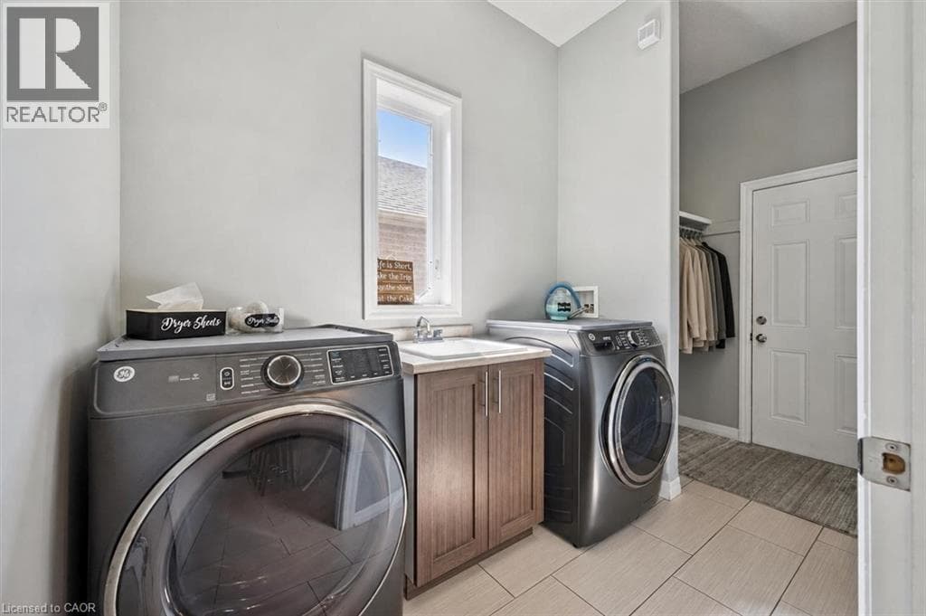Detached for sale at 196 MAPLE BUSH Drive, Eastview, Cambridge, Ontario, photo 10