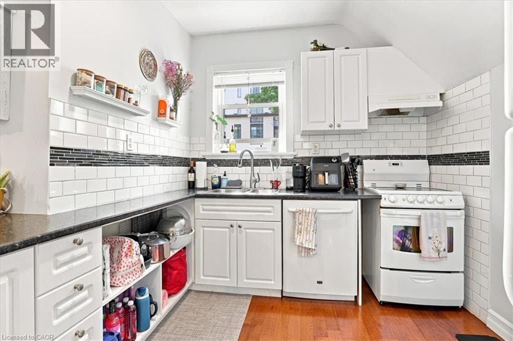 Multi-family for sale at 406 DUKE Street W, Mt. Hope Huron Park, Kitchener, Ontario, photo 17