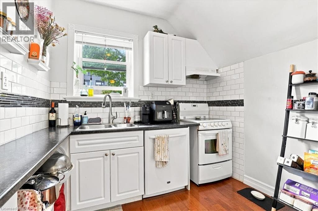 Multi-family for sale at 406 DUKE Street W, Mt. Hope Huron Park, Kitchener, Ontario, photo 18