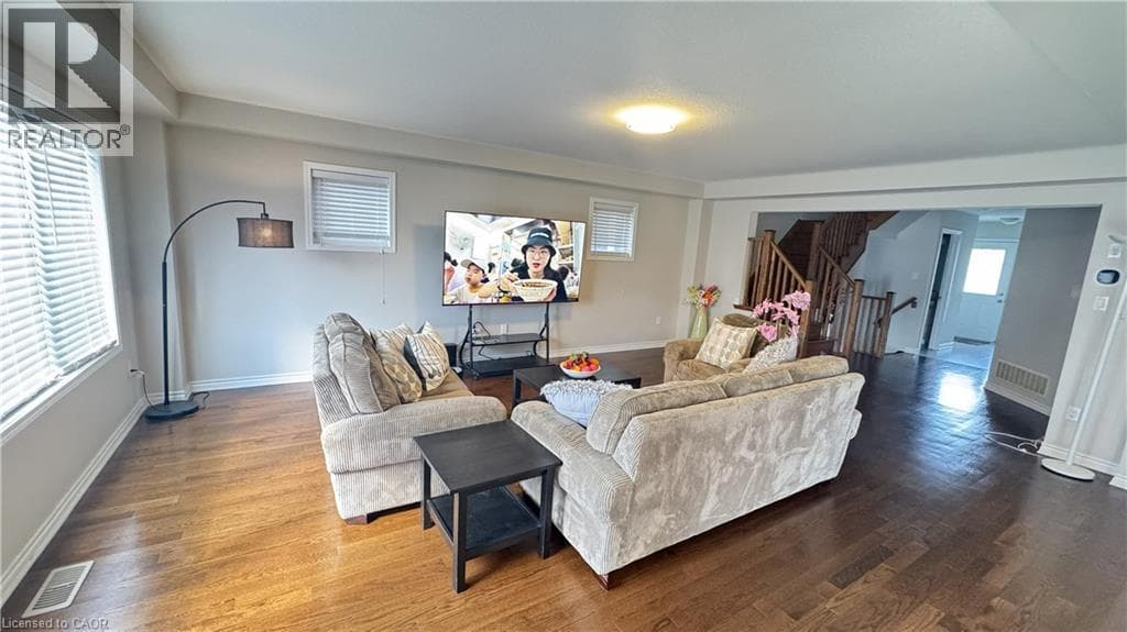 Detached for sale at 67 POINTER Street, Briardean, Cambridge, Ontario, photo 4