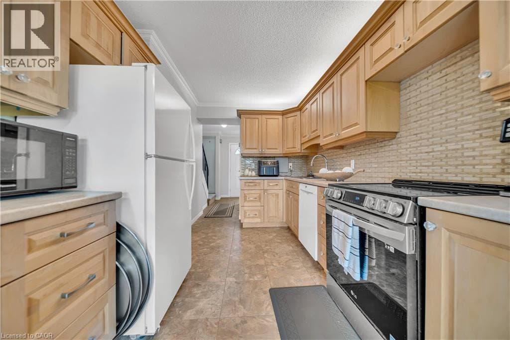 Townhouse for sale at 121 UNIVERSITY Avenue E Unit# 101, Village on the Green, Waterloo, Ontario, photo 11