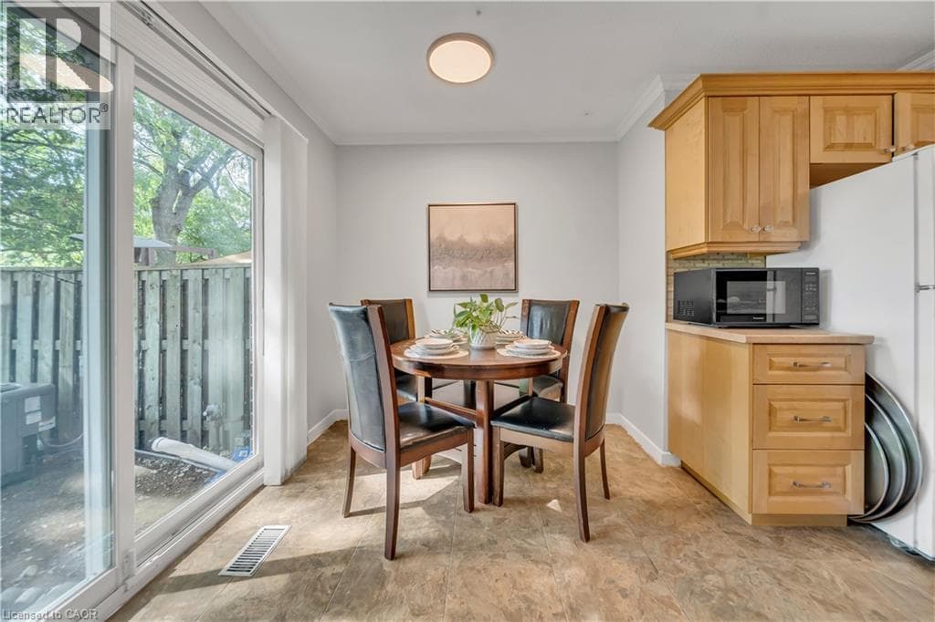 Townhouse for sale at 121 UNIVERSITY Avenue E Unit# 101, Village on the Green, Waterloo, Ontario, photo 15