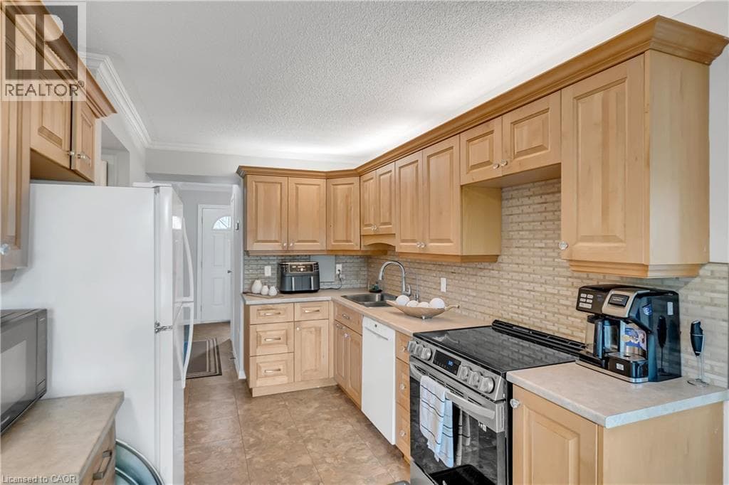 Townhouse for sale at 121 UNIVERSITY Avenue E Unit# 101, Village on the Green, Waterloo, Ontario, photo 14