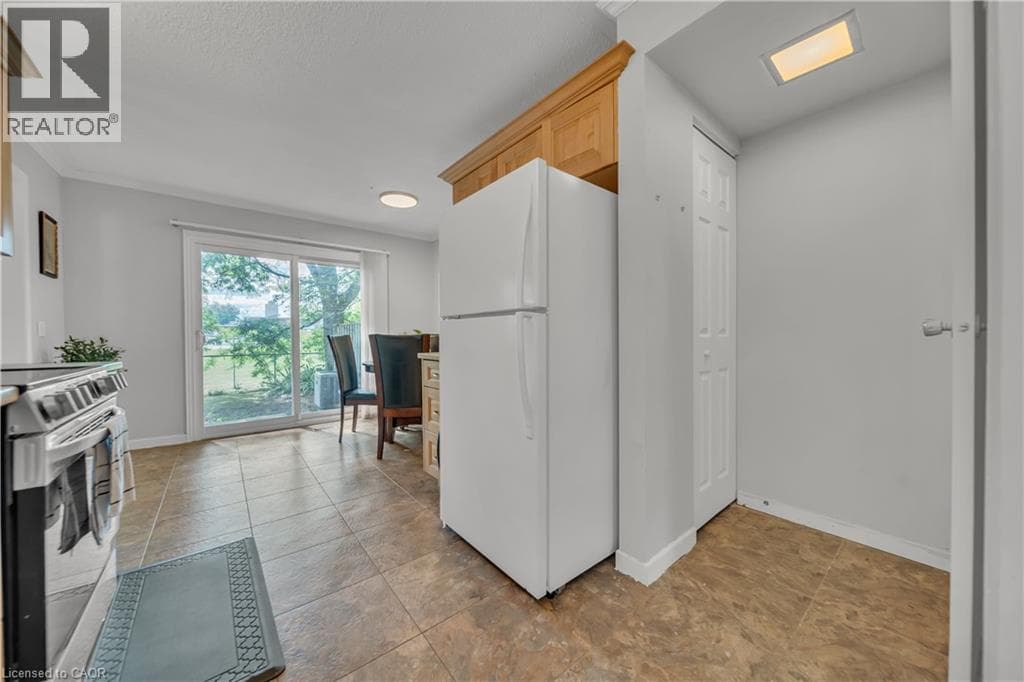 Townhouse for sale at 121 UNIVERSITY Avenue E Unit# 101, Village on the Green, Waterloo, Ontario, photo 13