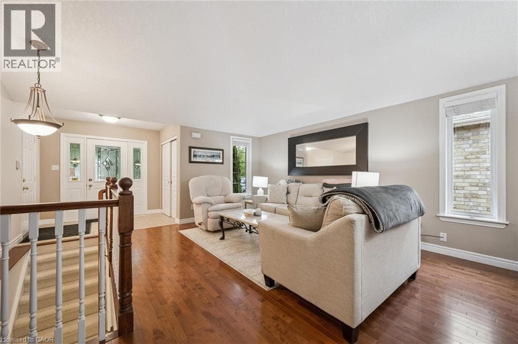 Detached for sale at 555 KILLBEAR Court, Conservation Meadows, Waterloo, Ontario, photo 2