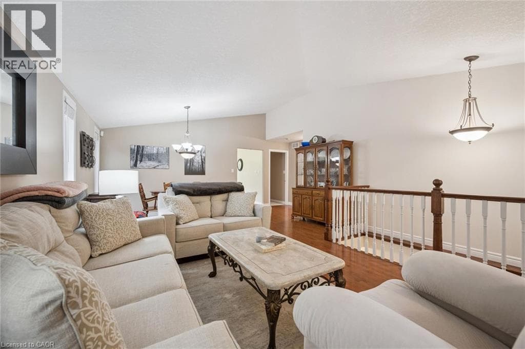 Detached for sale at 555 KILLBEAR Court, Conservation Meadows, Waterloo, Ontario, photo 3
