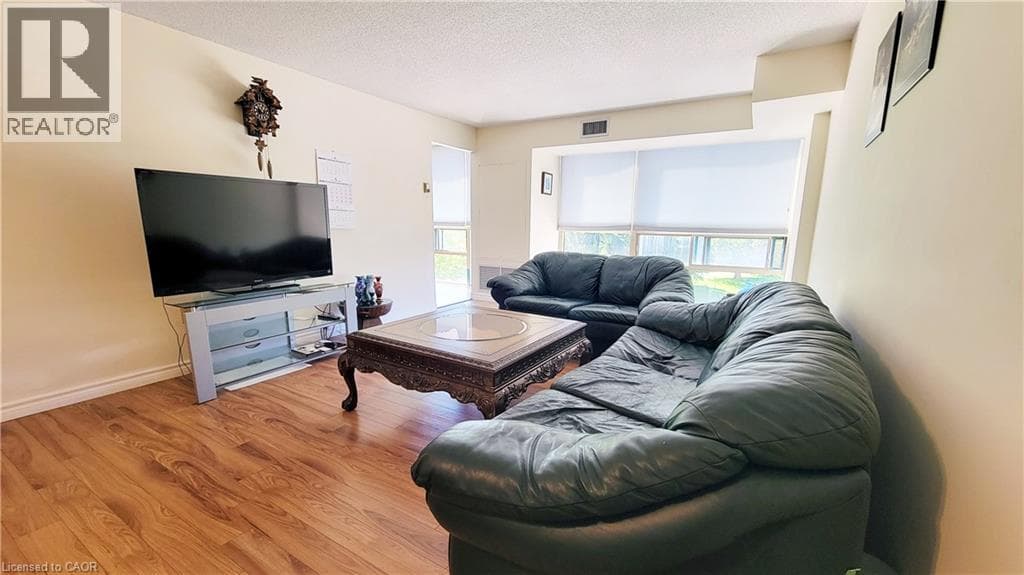 Apartment for sale at 55 BLUE SPRINGS Drive Unit# 302, Lincoln Heights, Waterloo, Ontario, photo 6