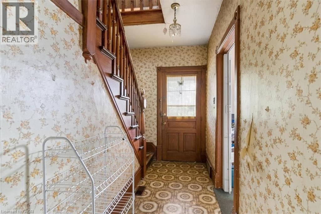 Detached for sale at 427 DUKE Street W, Mt. Hope Huron Park, Kitchener, Ontario, photo 10
