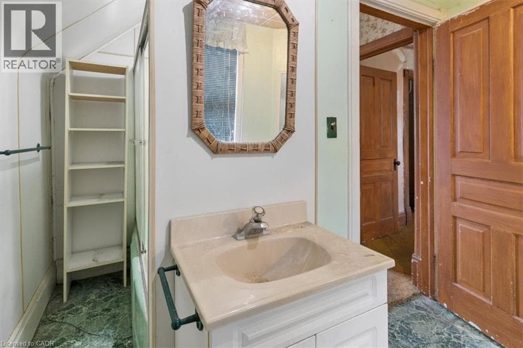 Detached for sale at 427 DUKE Street W, Mt. Hope Huron Park, Kitchener, Ontario, photo 20