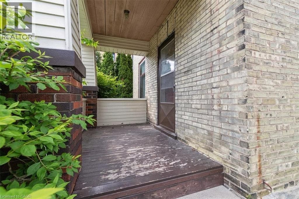 Detached for sale at 427 DUKE Street W, Mt. Hope Huron Park, Kitchener, Ontario, photo 4