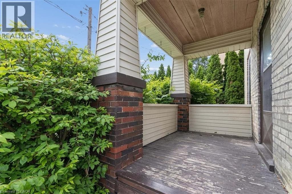 Detached for sale at 427 DUKE Street W, Mt. Hope Huron Park, Kitchener, Ontario, photo 5