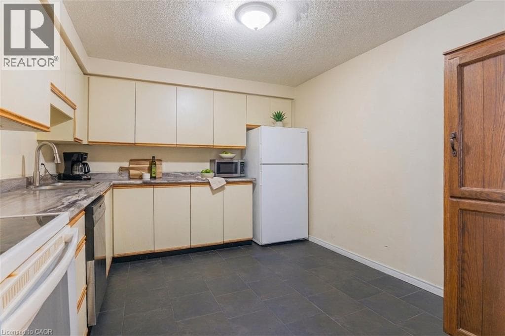 Apartment for sale at 55 GREEN VALLEY Drive Unit# 708, Pioneer Park, Kitchener, Ontario, photo 5