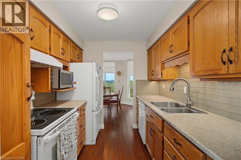 Apartment for sale at 1414 KING Street E Unit# 803, Eastwood, Kitchener, Ontario, photo 7