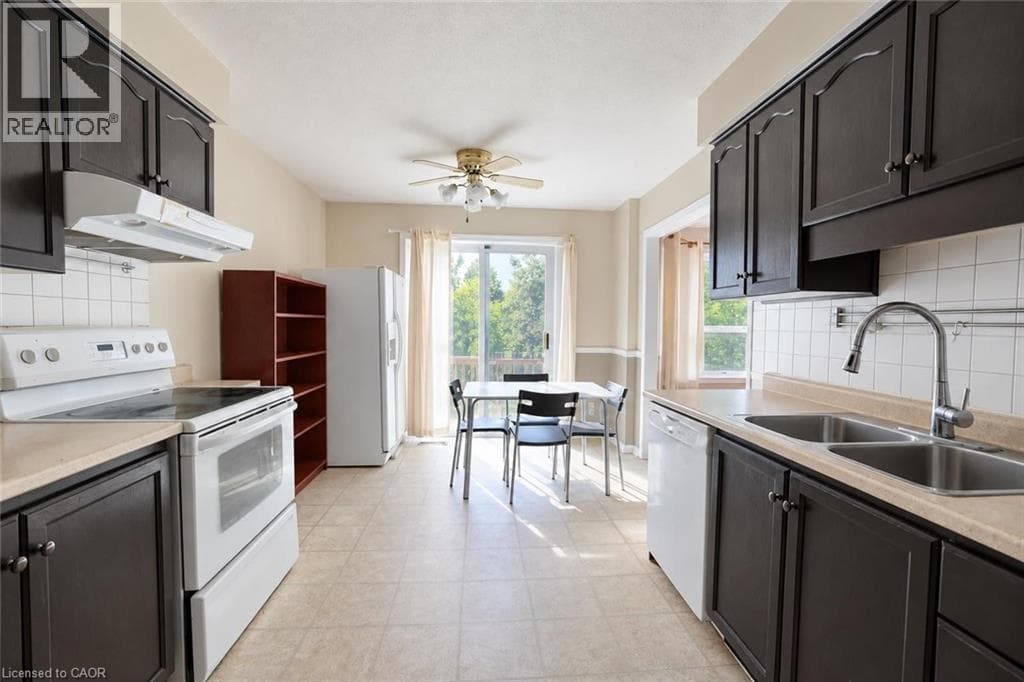 Detached for sale at 95 RESURRECTION Drive, Highland West, Kitchener, Ontario, photo 12