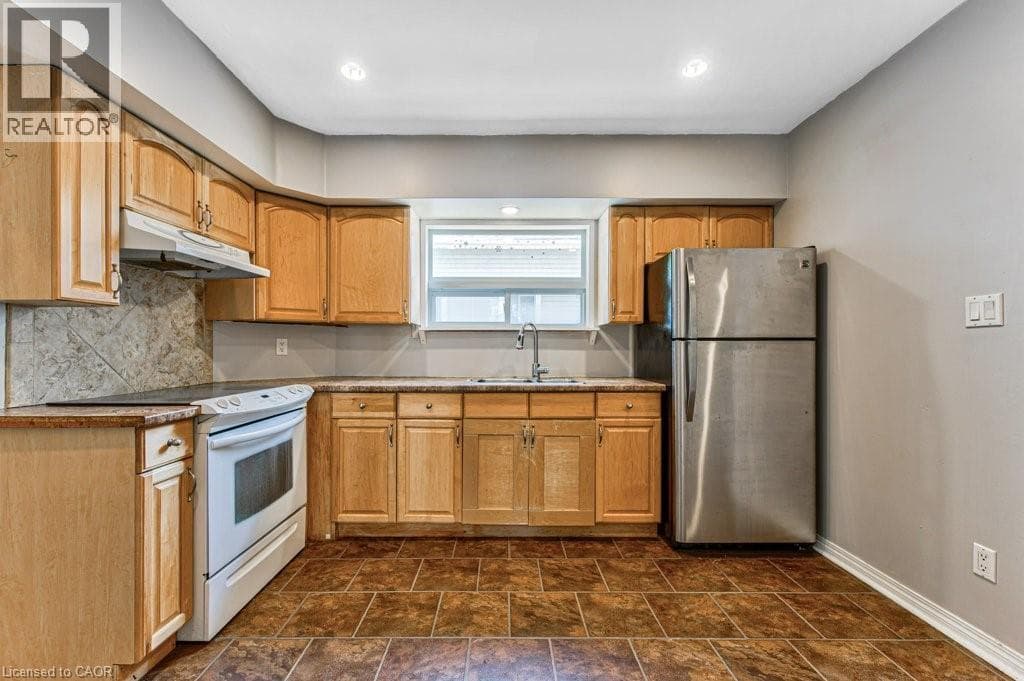 Detached for sale at 84 FRANKLIN Street S, Vanier, Kitchener, Ontario, photo 13