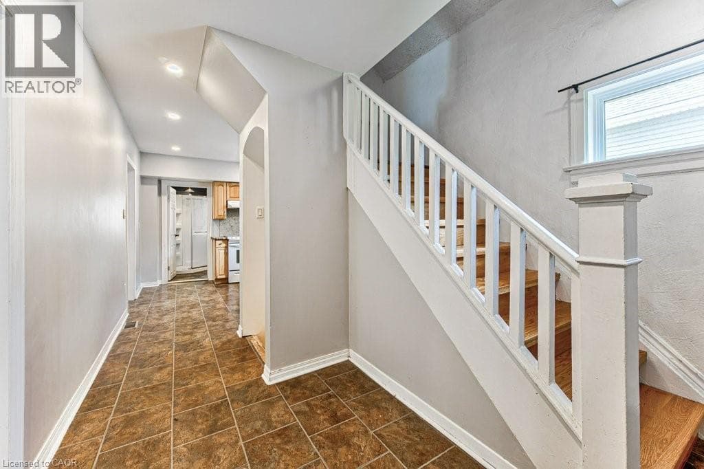 Detached for sale at 84 FRANKLIN Street S, Vanier, Kitchener, Ontario, photo 7