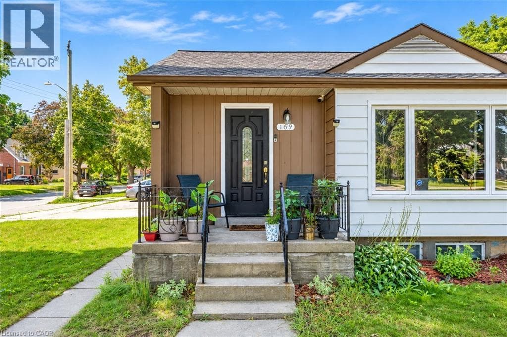 Multi-family for sale at 169 BRUCE Street, Rosemount, Kitchener, Ontario, photo 2