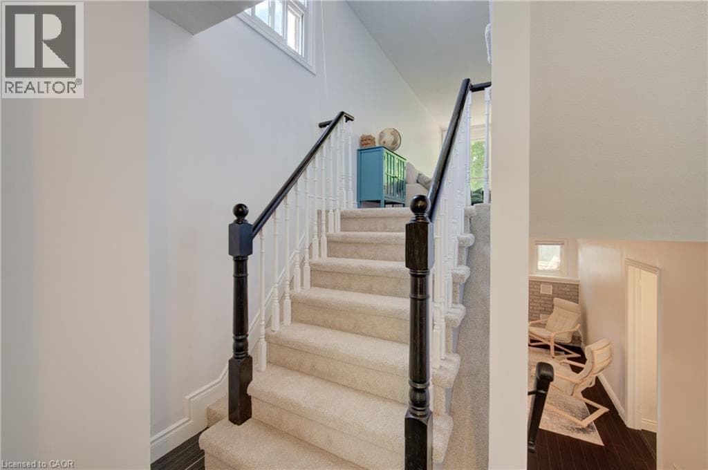 Townhouse for sale at 375 HOLIDAY INN Drive Unit# 9, Centennial, Cambridge, Ontario, photo 5