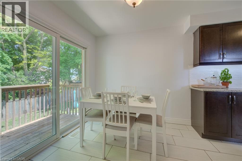 Townhouse for sale at 375 HOLIDAY INN Drive Unit# 9, Centennial, Cambridge, Ontario, photo 13