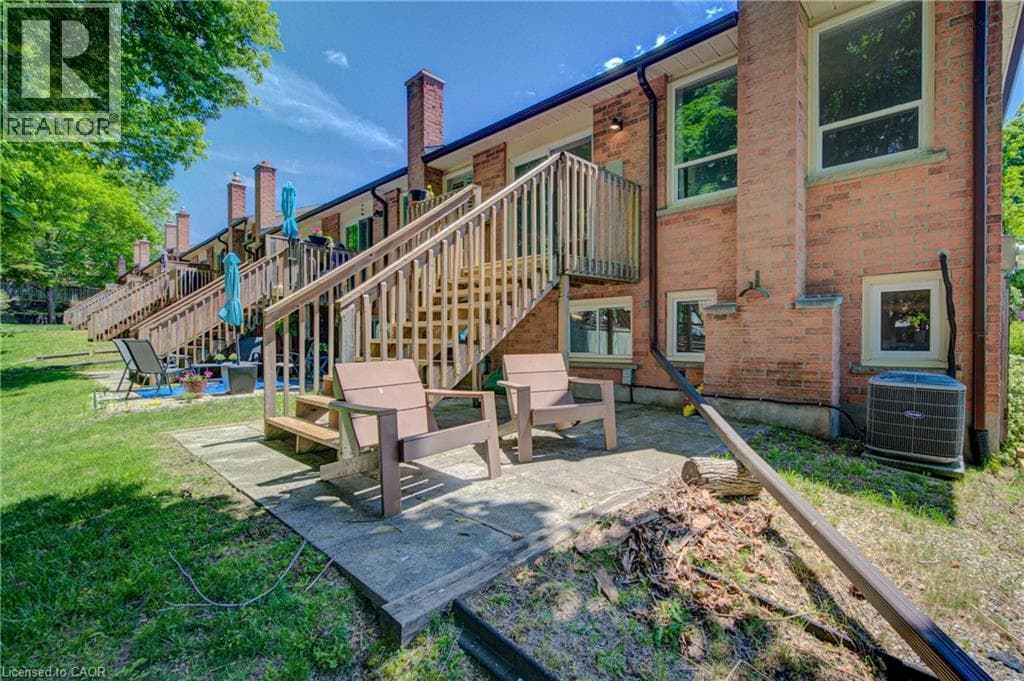 Townhouse for sale at 375 HOLIDAY INN Drive Unit# 9, Centennial, Cambridge, Ontario, photo 24