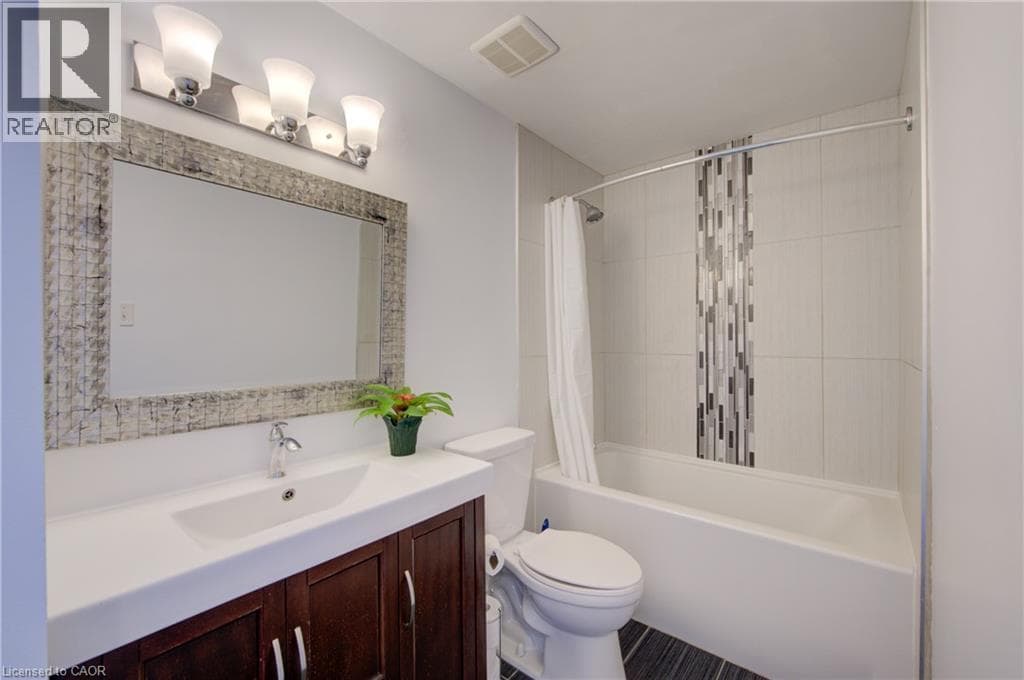 Townhouse for sale at 375 HOLIDAY INN Drive Unit# 9, Centennial, Cambridge, Ontario, photo 17