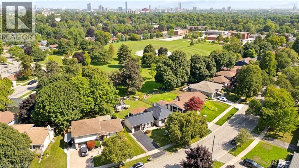 Detached for sale at 285 STONYBROOK Drive, Meinzinger Park-Lakeside, Kitchener, Ontario, photo 3